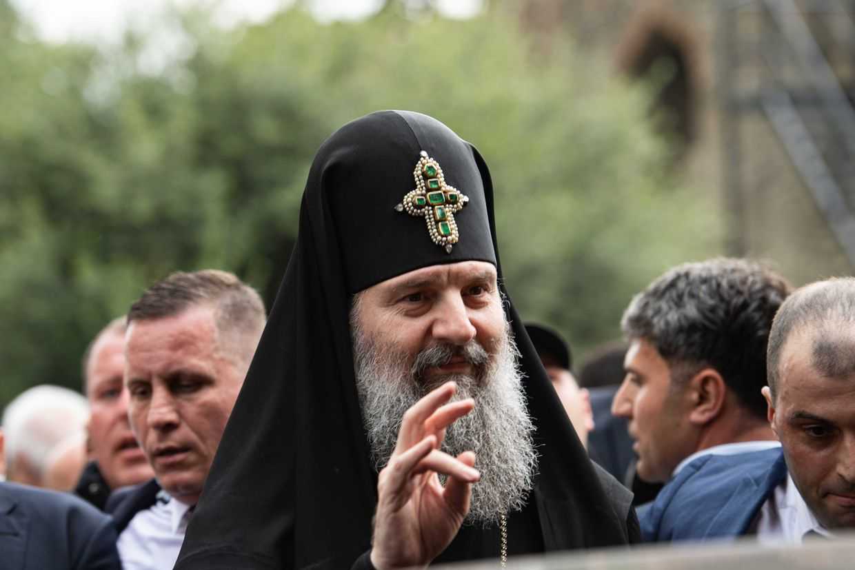 Shio III greeting crowds gathered outside Svetitskhoveli Cathedral in Mtskheta following his enthronement. Photo: Mariam Nikuradze/OC Media.