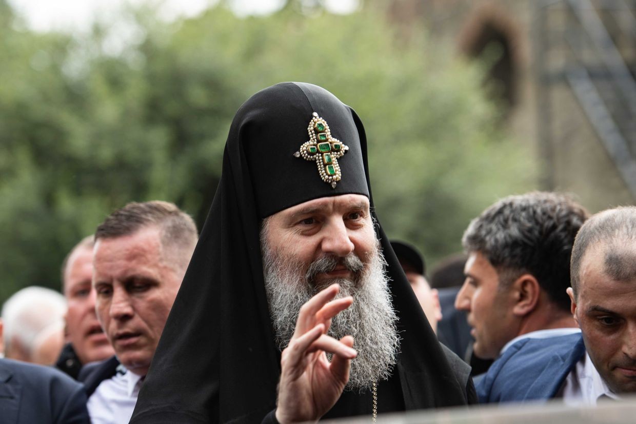 Shio III greeting crowds gathered outside Svetitskhoveli Cathedral in Mtskheta following his enthronement. Photo: Mariam Nikuradze/OC Media.