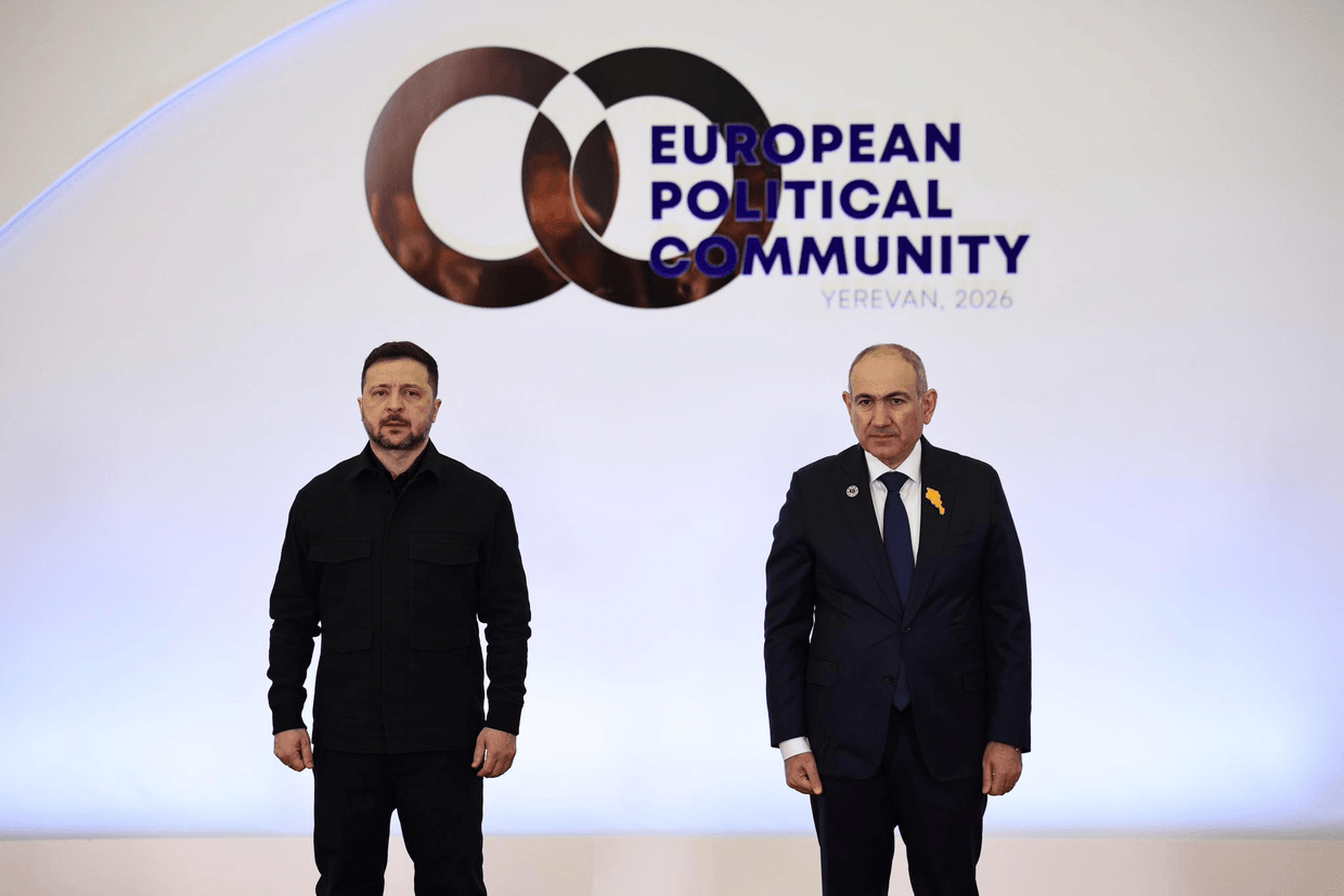 Ukrainian President Volodymyr Zelenskyi and Armenian Prime Minister Nikol Pashinyan pose for a photo at the official opening ceremony of European Political Community summit hosted by Yerevan on 4 May 2026. Official photo.