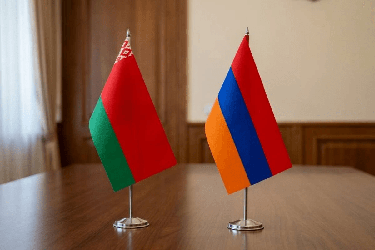 The flags of Belarus and Armenia. For illustrative purposes. Photo: BM.ge.