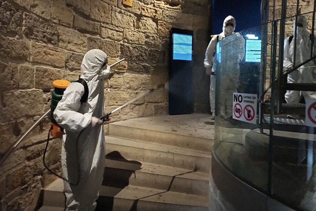 Disinfecting a museum in Baku. Photo: Trend.az.