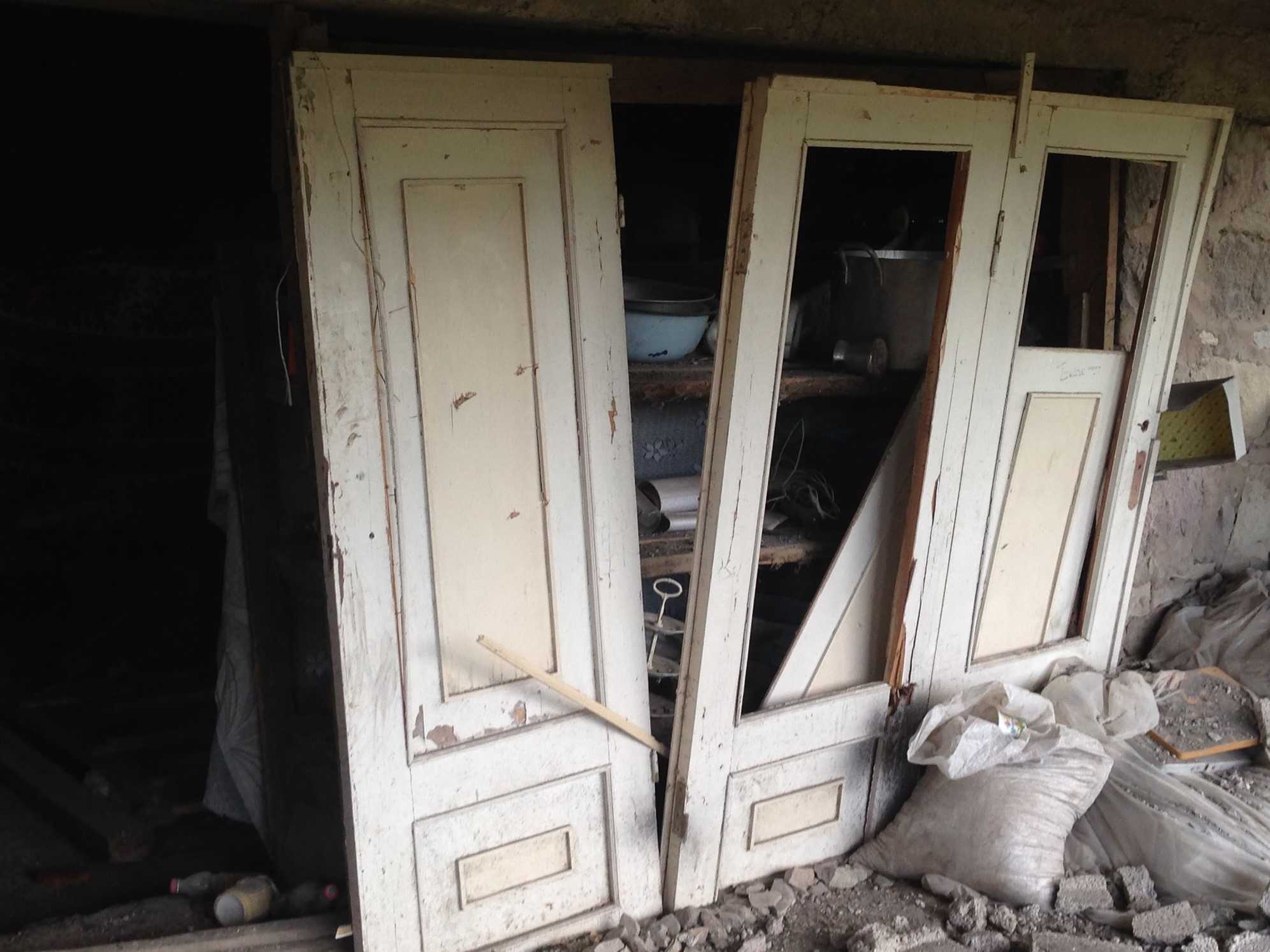 Տավուշի մարզում շատ տներ լուրջ վնաս են կրել։ Լուսանկարը՝ Արմինե Ավետիսյան/OC Media։