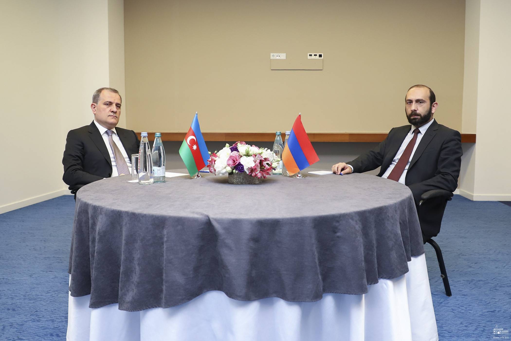 Armenian and Azerbaijani foreign ministers meet in Tbilisi