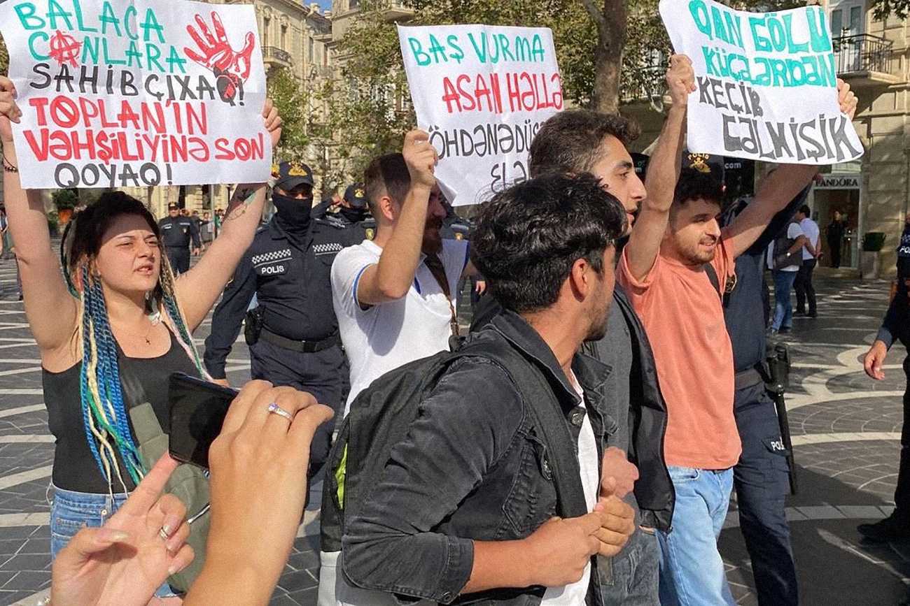 A protest for World Animal Day on 4 October in Baku, Azerbaijan. Photo: Ismayil Taghiyev.