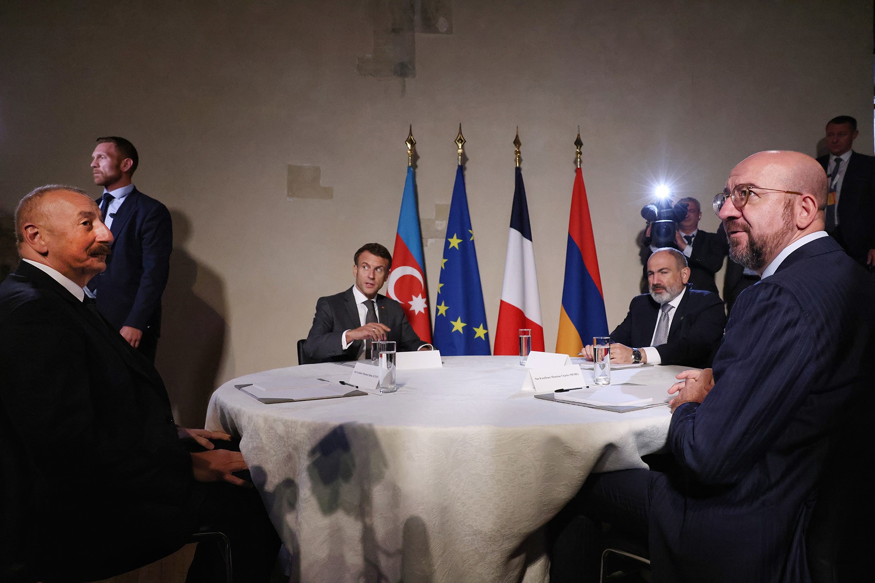 Azerbaijani President Ilham Aliyev, French President Emmanuel Macron, Armenian PM Nikol Pashinyan, and EU Council President Charles Michel meeting in Prague on 6 October. Image via the EU.