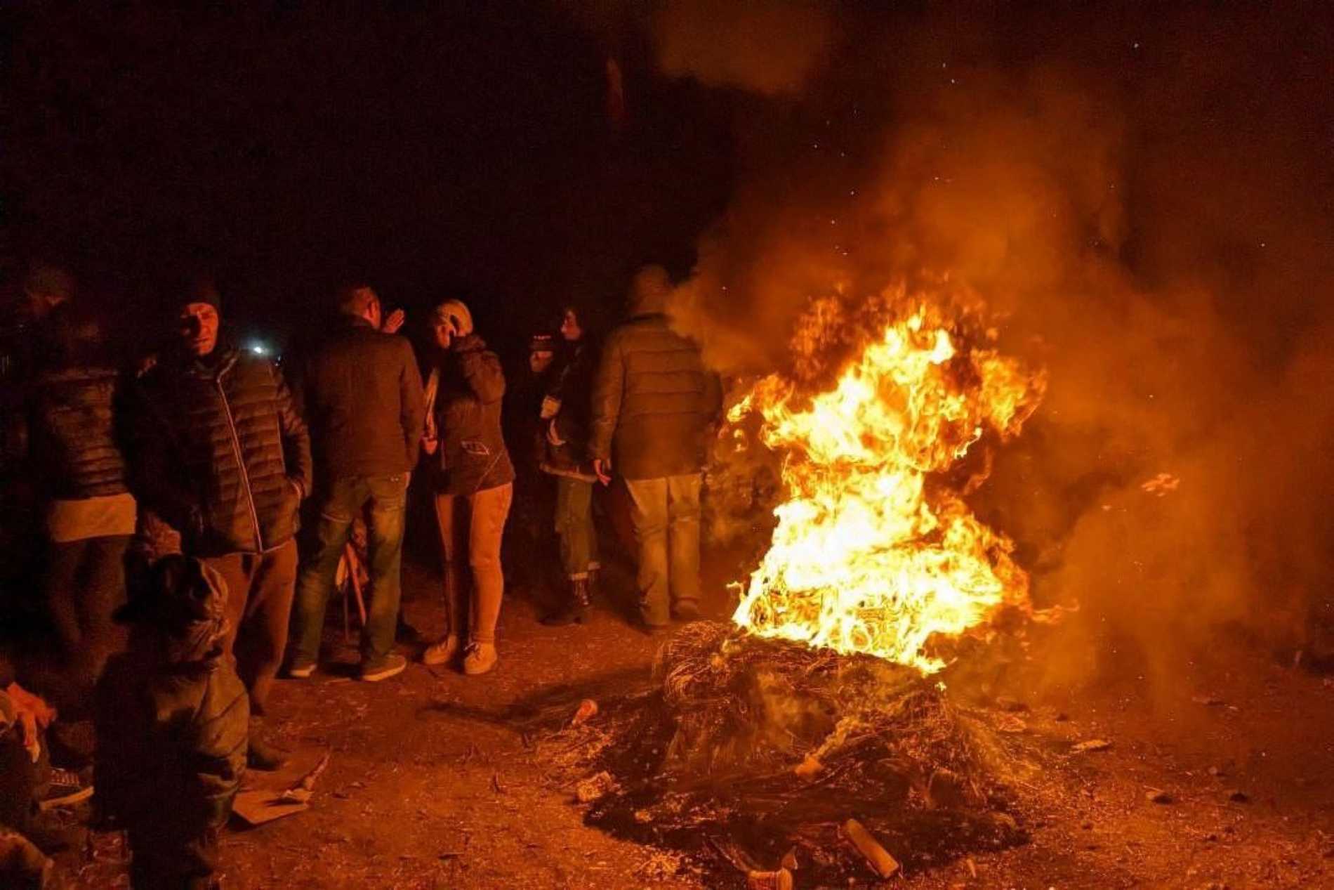 Residents at an overnight protest by the building. Photo: Hetq
