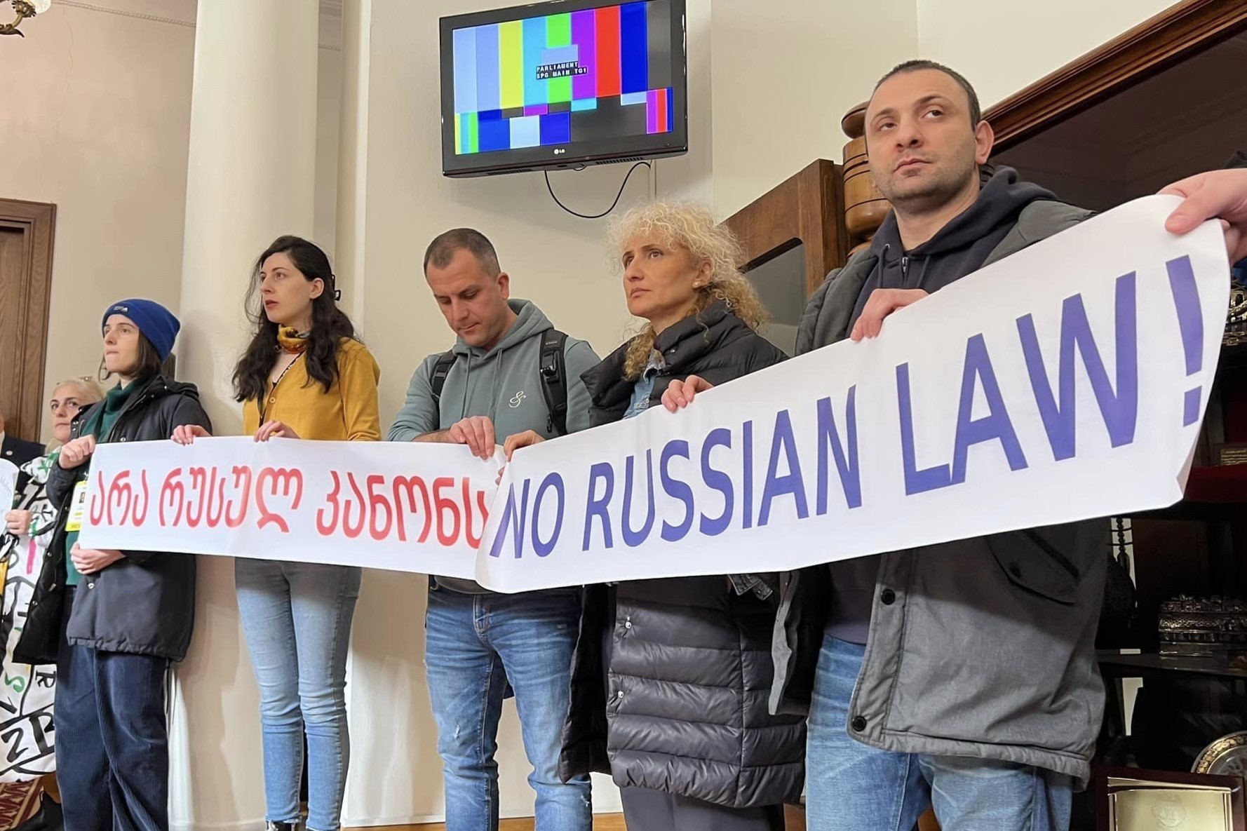 Journalists protesting against the Foreign Agent law in parliament. Photo: Batumelebi