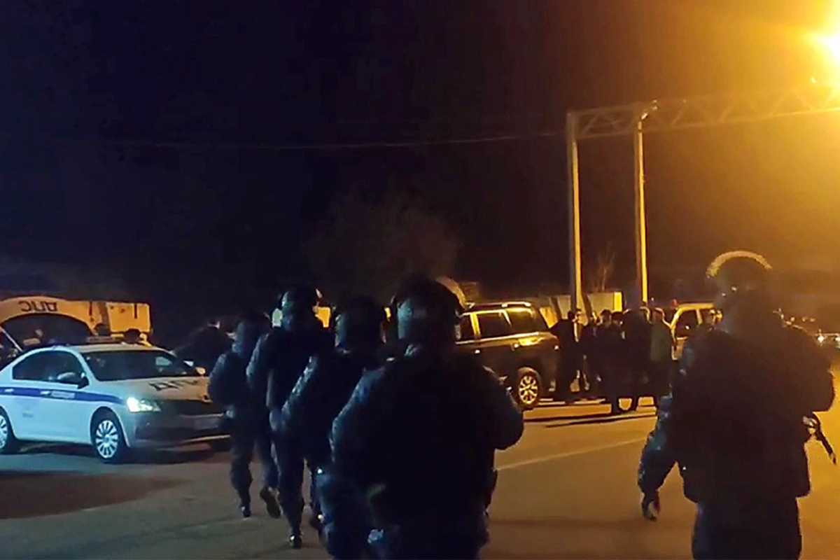 Police at the scene of the shootout on 5 April. Photo: Russian Interior Ministry/TASS.