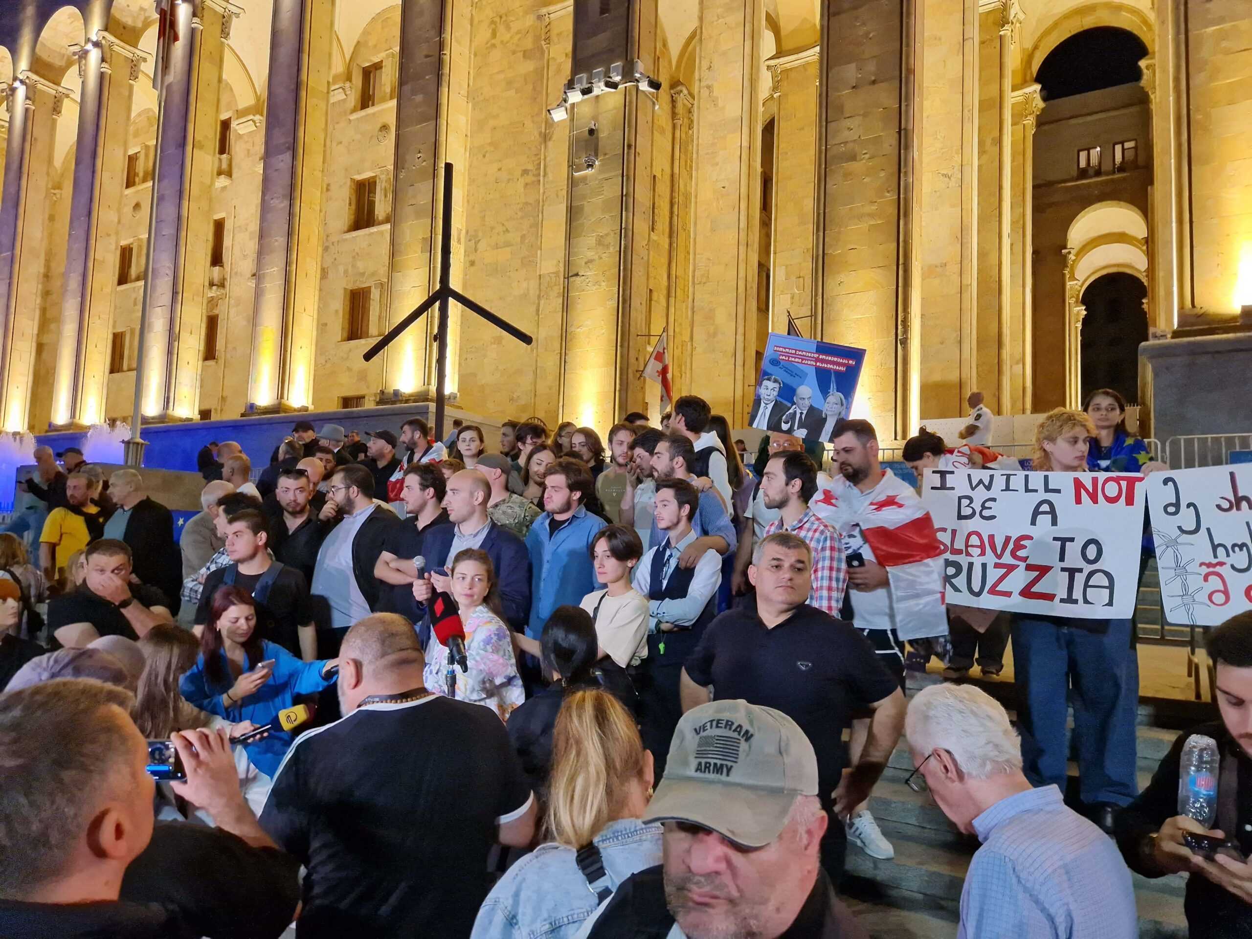 Anti-government protest outside the Parliament in Tbilisi. 20 September 2023. Image: Mariam Nikuradze/OC Media