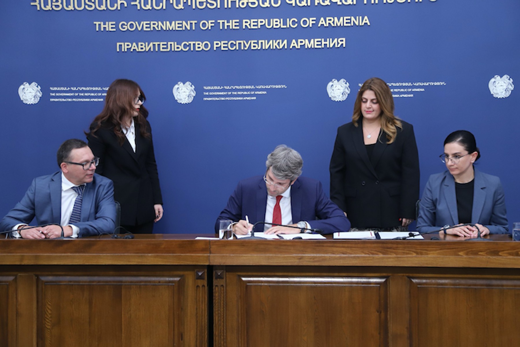 Armenia’s Minister of Justice Grigor Minasyan, Prosecutor General Anna Vardapetyan, and Ladislav Hamran, the President of Eurojust. Official image.