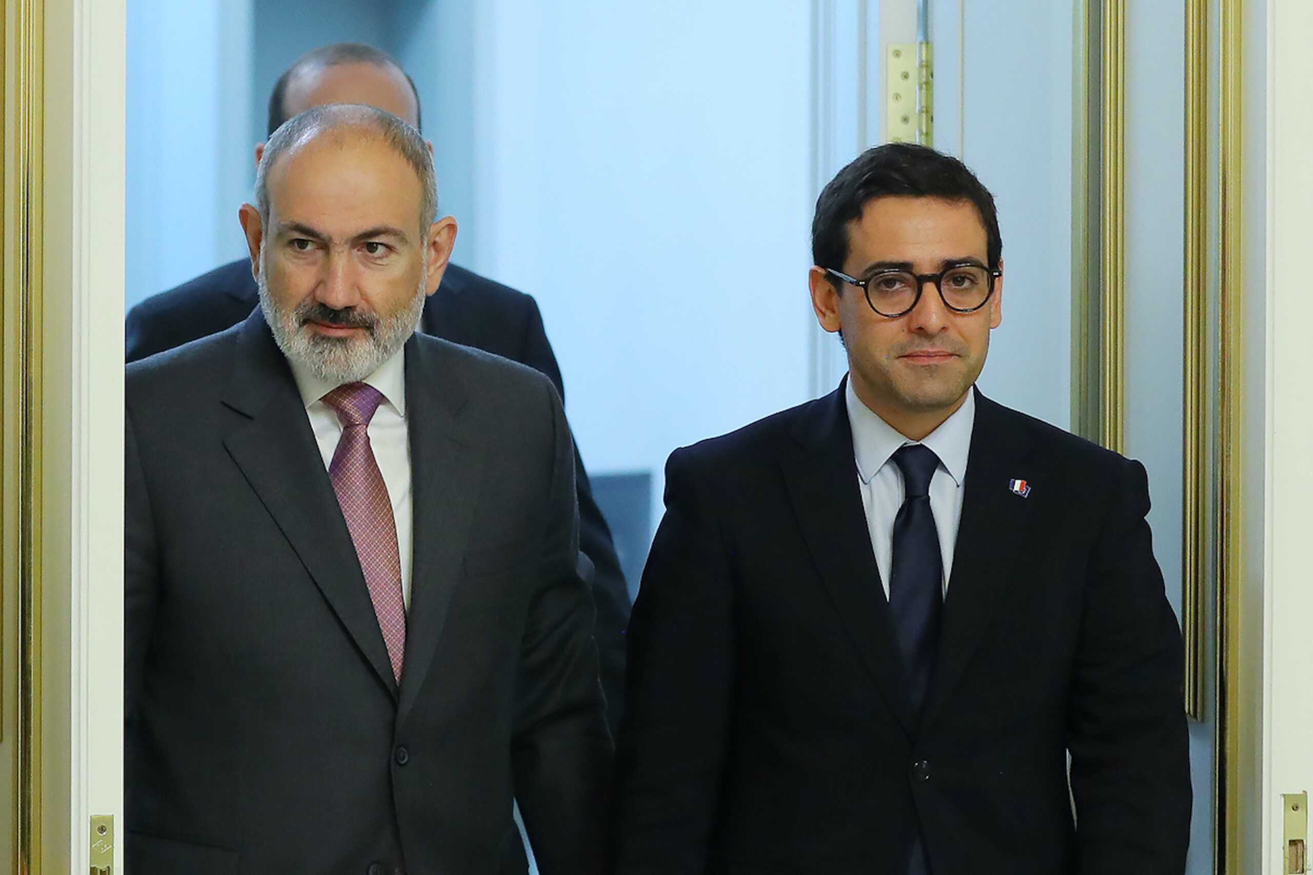 Armenian Prime Minister Nikol Pashinyan with French Foreign Minister Stéphane Séjourné. Image by primeminister.am.