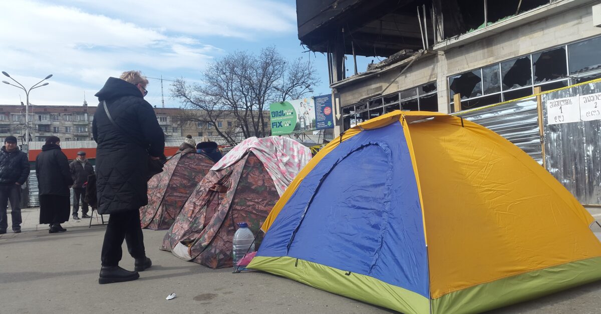 Victims of shopping centre fire declare hunger strike