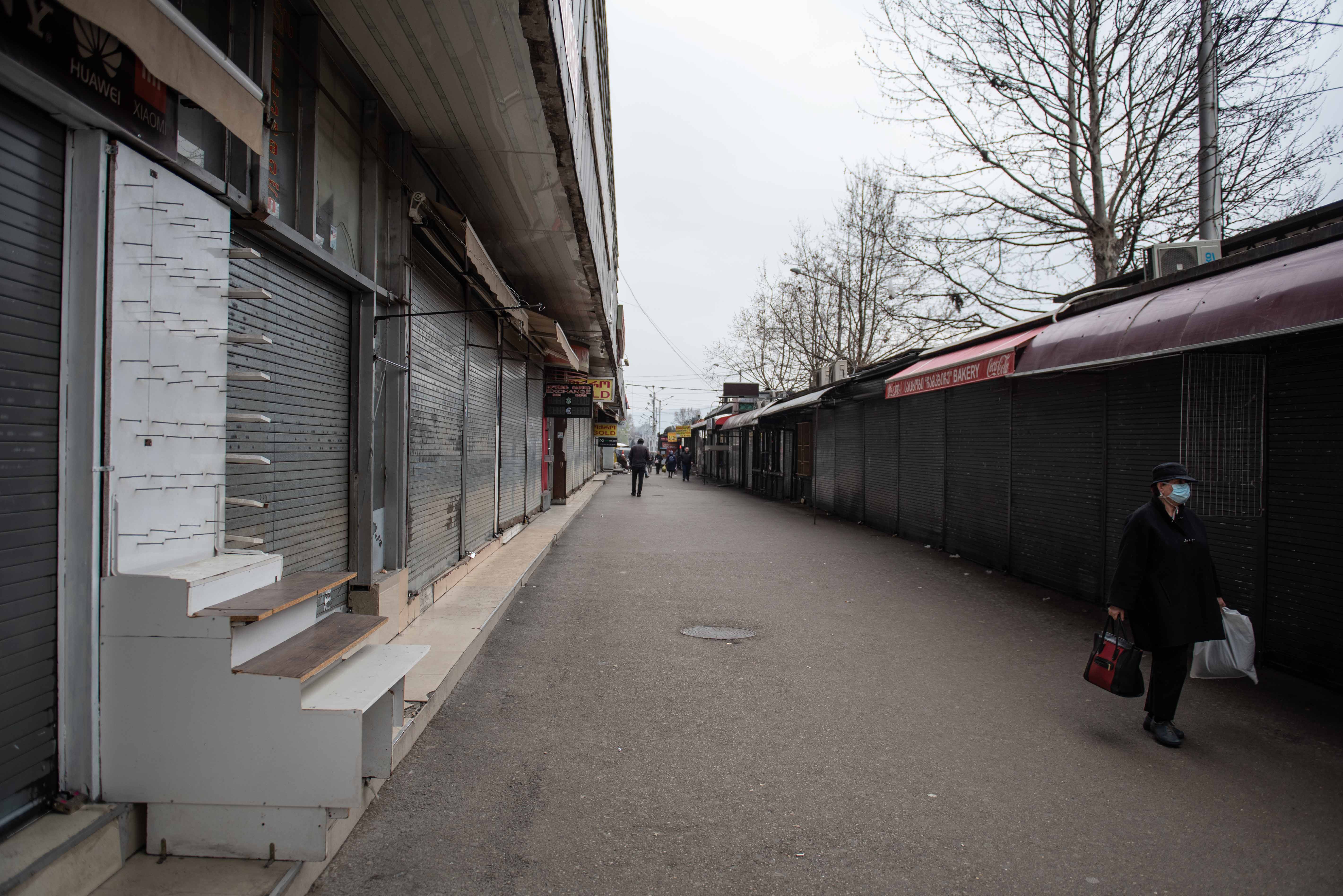 Most shops near Station Square have closed down. Photo: Mariam Nikuradze/OC Media.