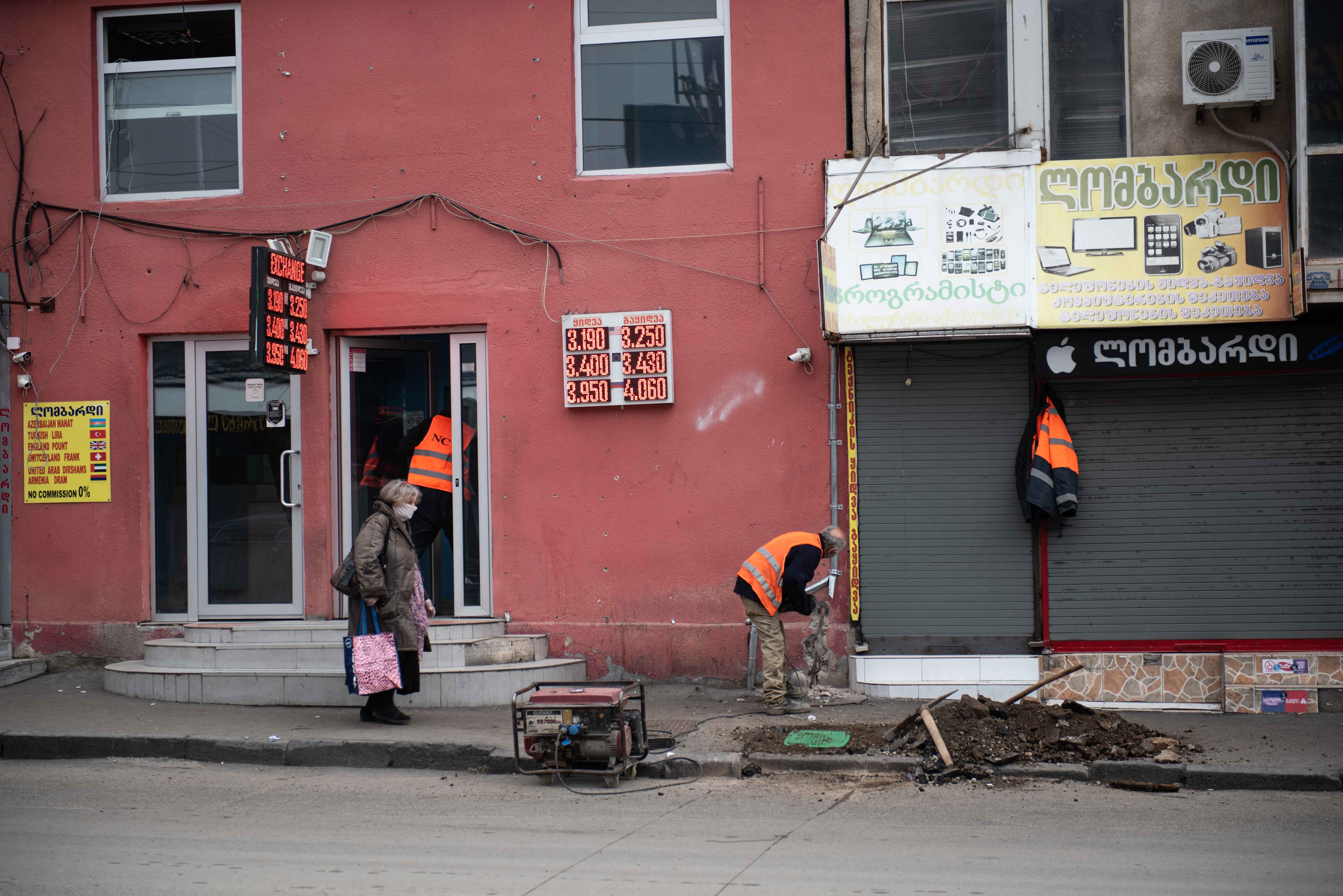 Construction and infrastructure work still continues. Photo: Mariam Nikuradze/OC Media.
