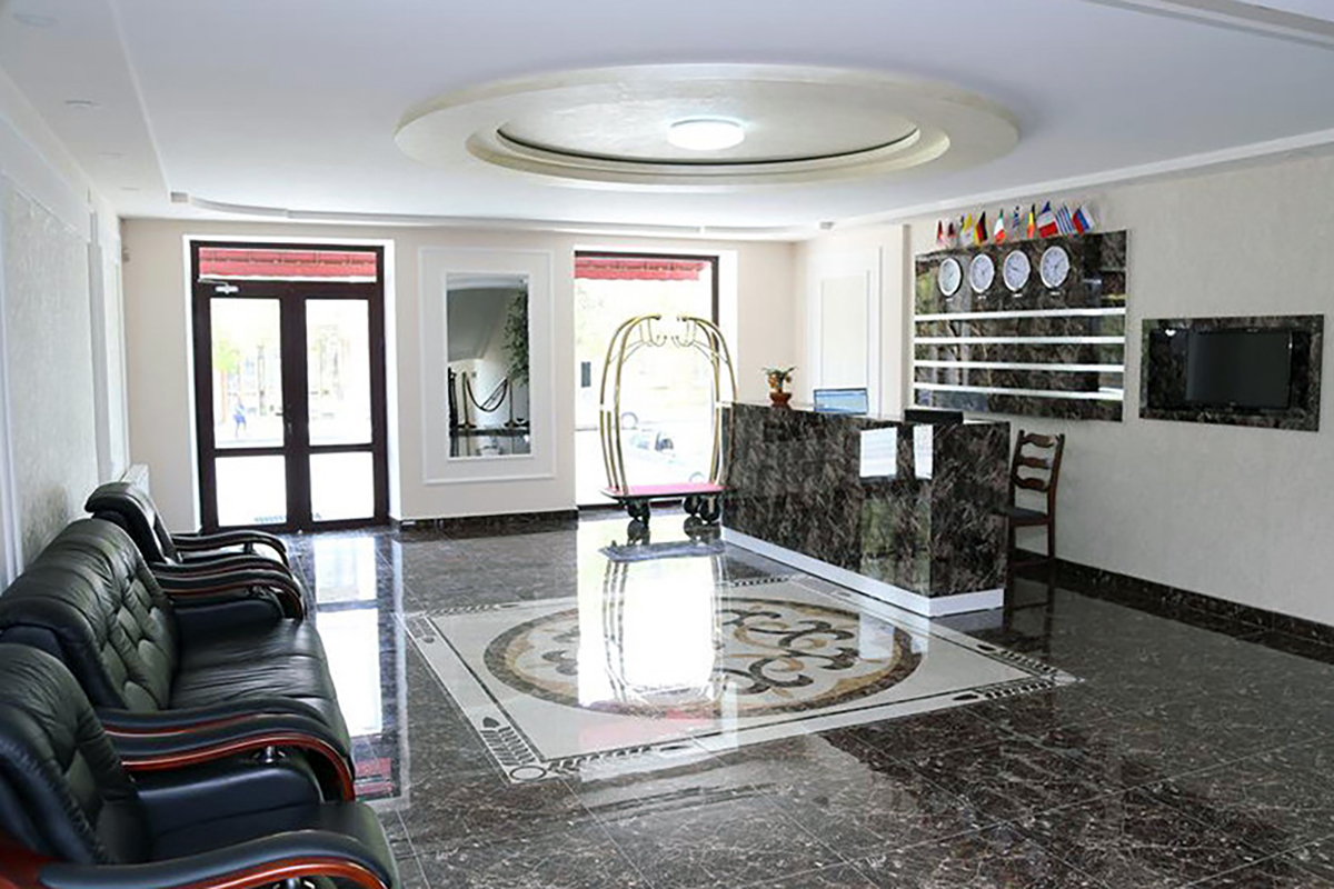 Hotel lobbies stand empty. Photo: Anahit Harutyunyan/OC Media.