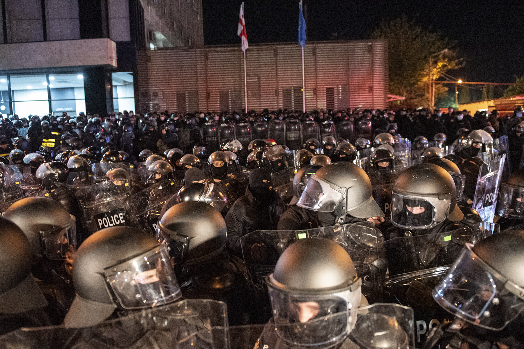 Scores of riot police outside the CEC office. Photo: Mariam Nikuradze/OC Media.