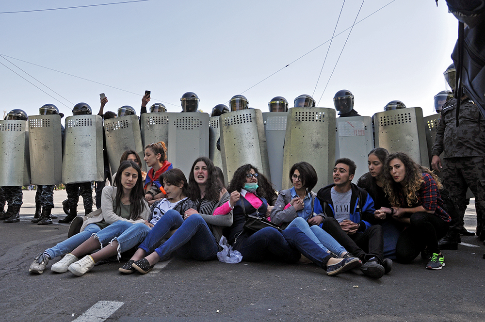 Sit-in on France Square on 18 April (Mari Nikuradze/ OC Media)