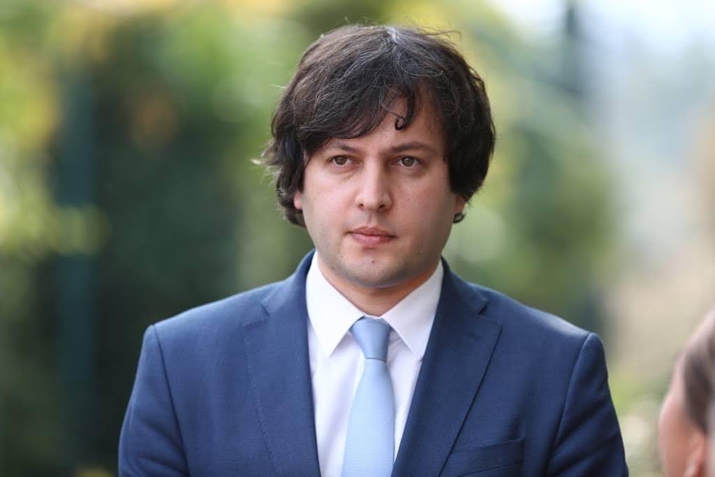 Иракли Кобахидзе, ушедший с поста спикера парламента во время массовых антиправительственных протестов в прошлом году, был назван третьим в партийном списке для октябрьских парламентских выборов. Официальное фото
